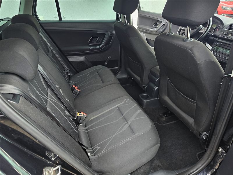 Škoda Fabia II 1,2 TSi 63KW Fresch ALU - fotka 29 z 49