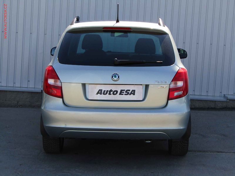 Škoda Fabia (2012) 1.2 TSi, ČR, Ambition - fotka 5 z 14