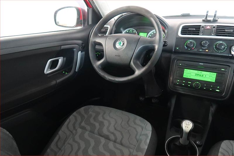 Škoda Fabia (2008) Ambition 1.4 16V, po STK - fotka 7 z 15