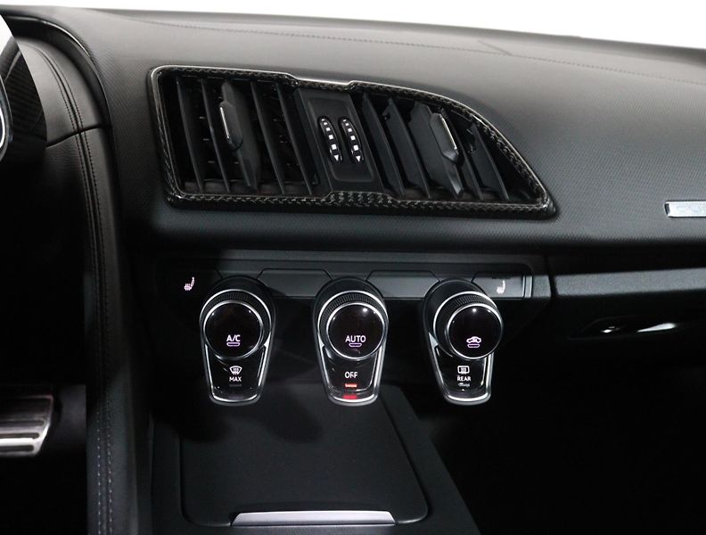 Audi R8 Spyder V10 performance quattro - fotka 17 z 22