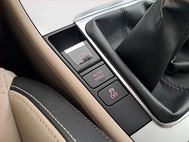 Volkswagen CC (2013) Highline 2.0 TDI, Kůže, Navi - fotka 19 z 21