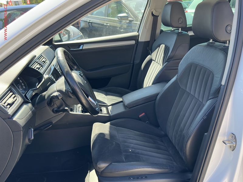 Škoda Superb (2015) 2.0 TDi, Style, DSG - fotka 11 z 20