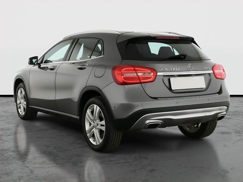 Mercedes-Benz GLA (2016) 200 CDI 4MATIC, 4X4 - fotka 4 z 18