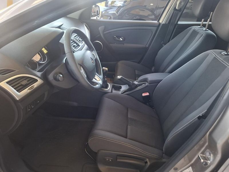 Renault Mégane 1.6 16V 81KW 2012 - fotka 7 z 12
