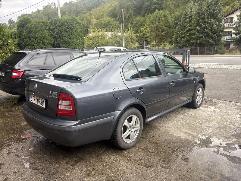 Škoda Octavia (2009) 1.6 75 kW, bezin + lpg - fotka 4 z 13