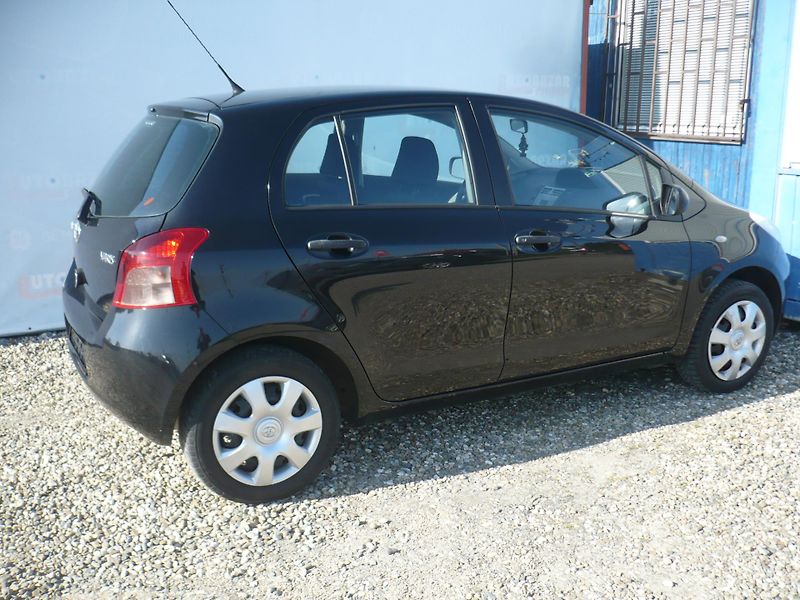 Toyota Yaris 1.0i 51Kw Klimatizace - fotka 6 z 25