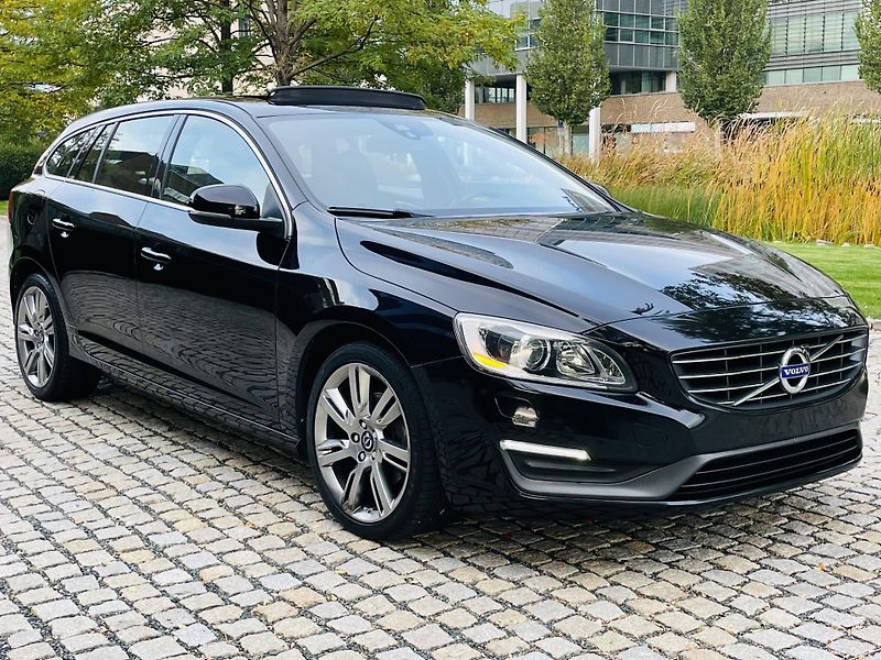 Volvo V60 2.0D 5VÁLEC AUT SERVISKA TAŽNÉ - fotka 9 z 44