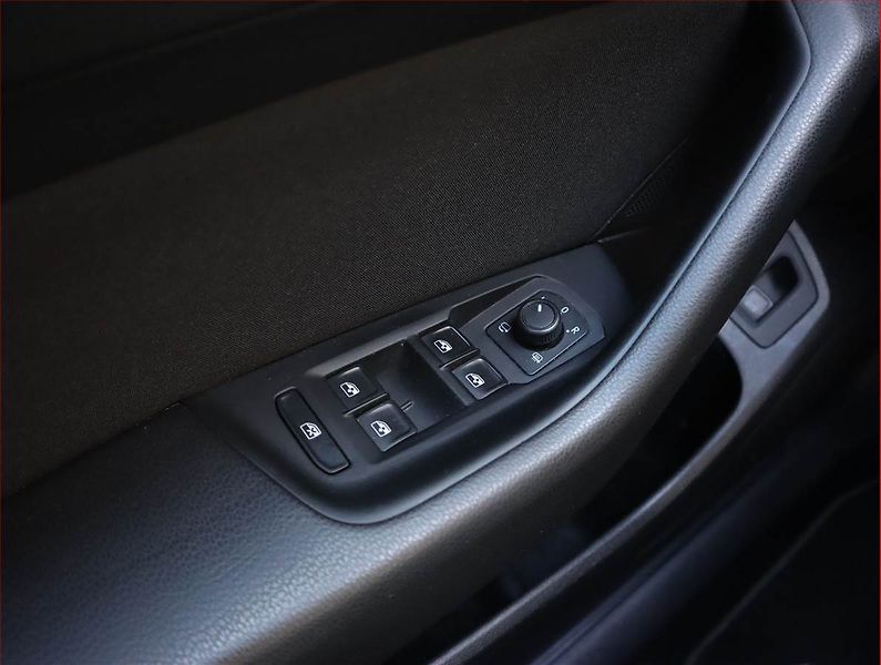 Volkswagen Passat (2021) Business 2.0 TDI, Automat - fotka 26 z 27