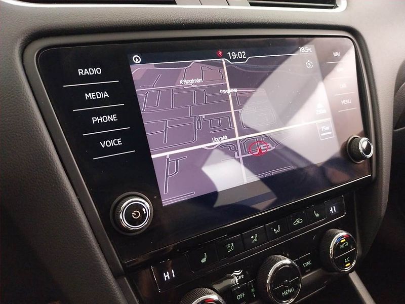 Škoda Octavia (2018) Style 1.6 TDI, Automat, Navi - fotka 16 z 22