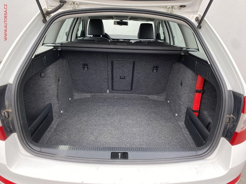 Škoda Octavia (2013) 1.4 TSi, Elegance, DSG - fotka 7 z 19