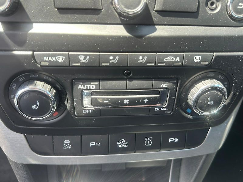 Škoda Yeti (2012) 2.0TDi, 125KW, 4x4, SERVIS - fotka 22 z 24