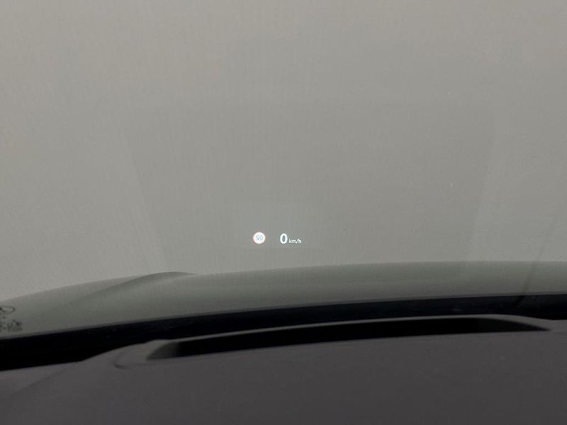 Land Rover Range Rover Velar (2018) - fotka 30 z 40