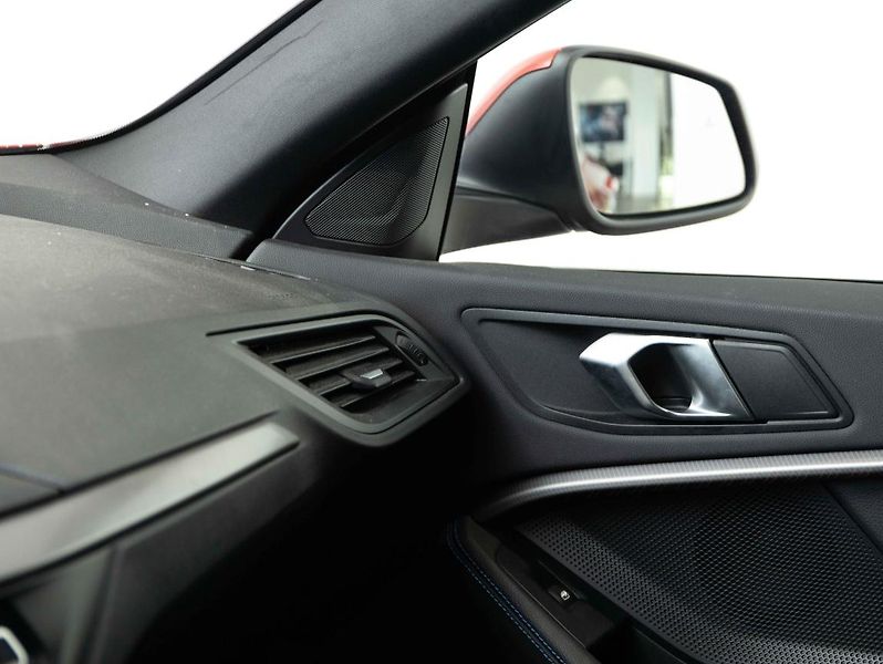 BMW Řada 2 218i Gran Coupé - fotka 16 z 22