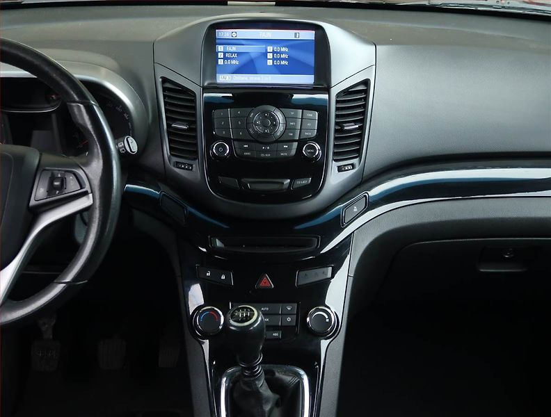 Chevrolet Orlando (2012) 2.0 VCDi, 7 míst, po STK - fotka 12 z 17