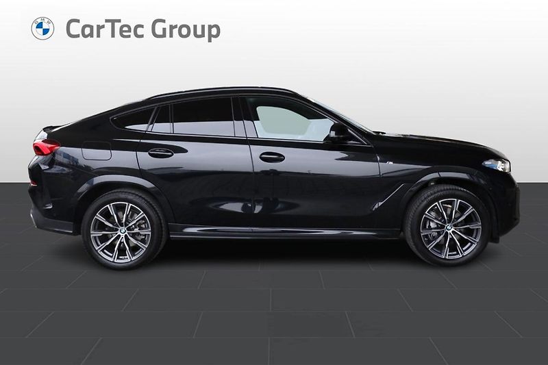 BMW X6 xDrive40d - fotka 4 z 31