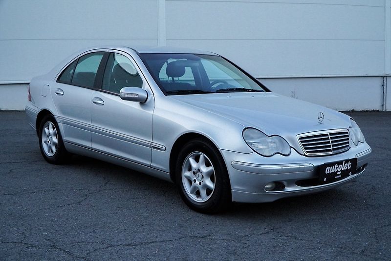 Mercedes-Benz 220 220 CDi ELEGANCE - fotka 1 z 23