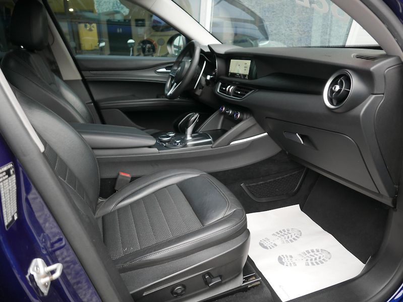 Alfa Romeo Stelvio 2,2 JTD Q4 154kW Automat - fotka 26 z 39