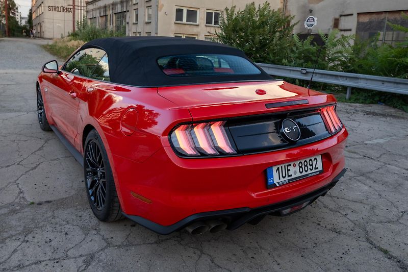 Ford Mustang (2018) Ford Mustang GT Premium Cabrio - fotka 3 z 22