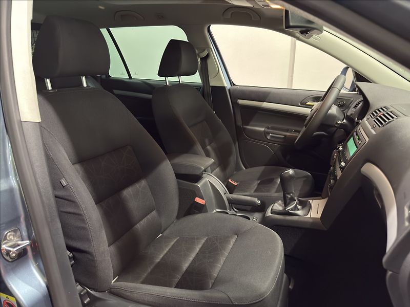 Škoda Octavia 1,4   TSI STYLE XENON SERVIS - fotka 23 z 35