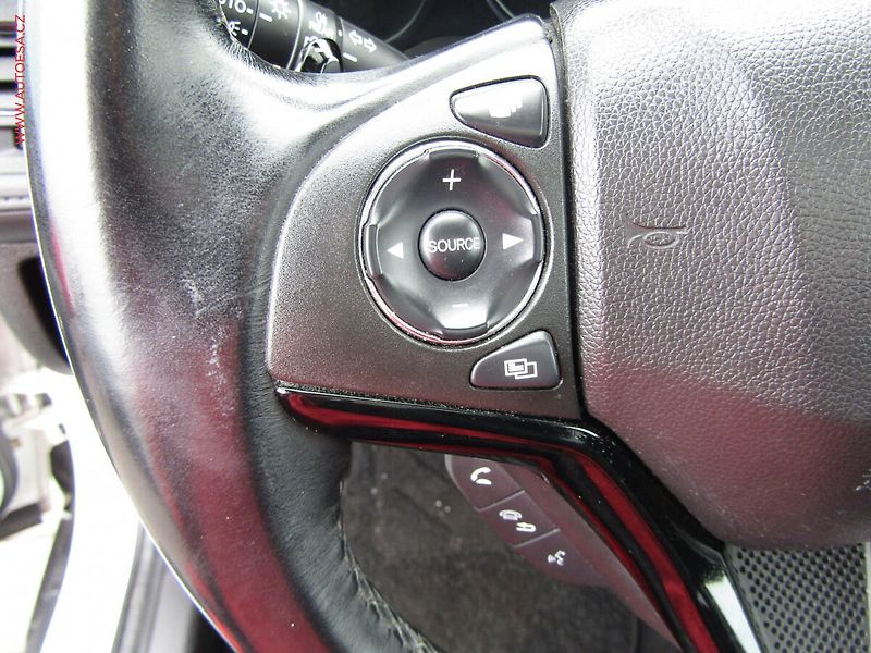 Honda HR-V (2015) 1.5 i CVT, AT, navi - fotka 12 z 20