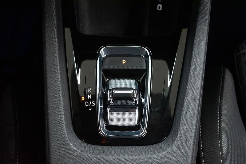 Škoda Octavia 2.0 TDI DSG*MASÁŽE*ACC*DPH* - fotka 21 z 38