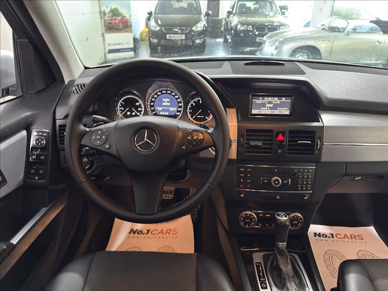 Mercedes-Benz GLK 2,2   220CDI AUTOMAT BI-XEN - fotka 19 z 31