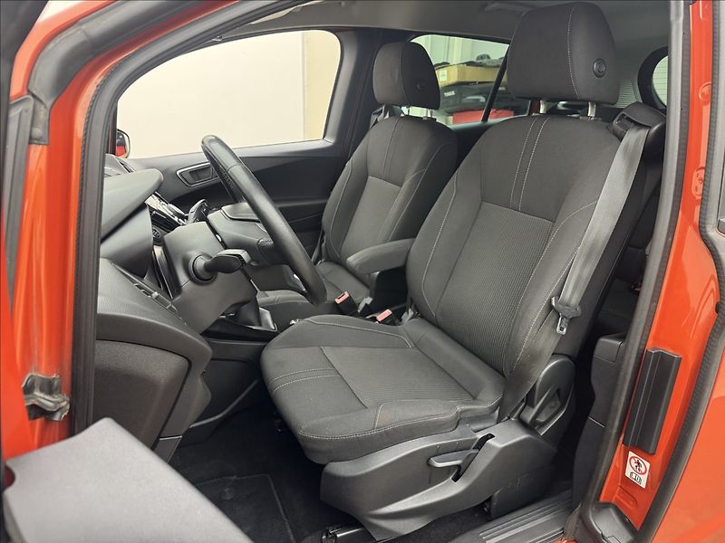 Ford B-MAX 1,6 NAVI KLIMA SENZORY TAŽNÉ - fotka 27 z 36