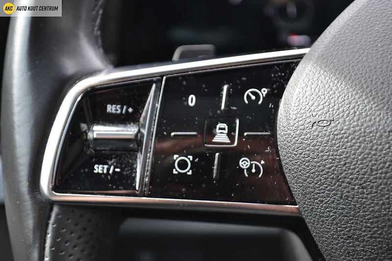 Renault Espace VI ICONIC E-TECH FULL HYBRID 2 - fotka 58 z 71