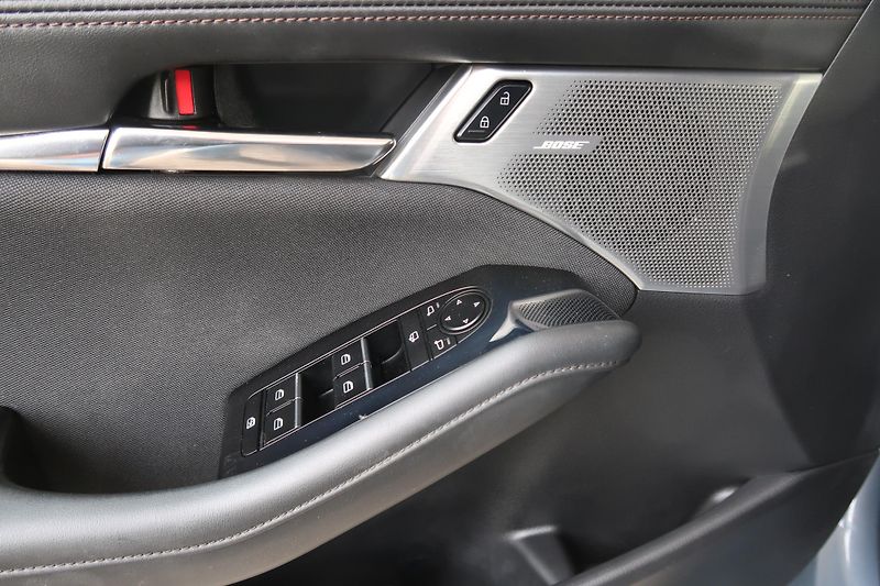 Mazda 3 HB 2,0 G150 AT, Bose,serv.,DPH - fotka 16 z 28