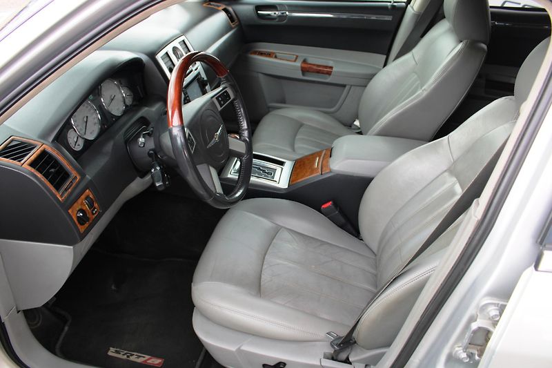 Chrysler 300C (2007) REZERVACE - fotka 9 z 16