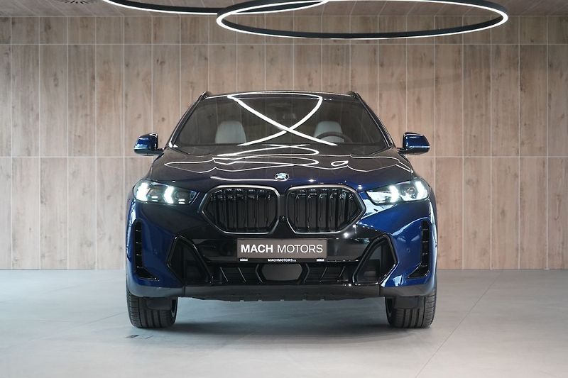 BMW X6 30d xDrive, Vzudch, Masáž - fotka 3 z 48