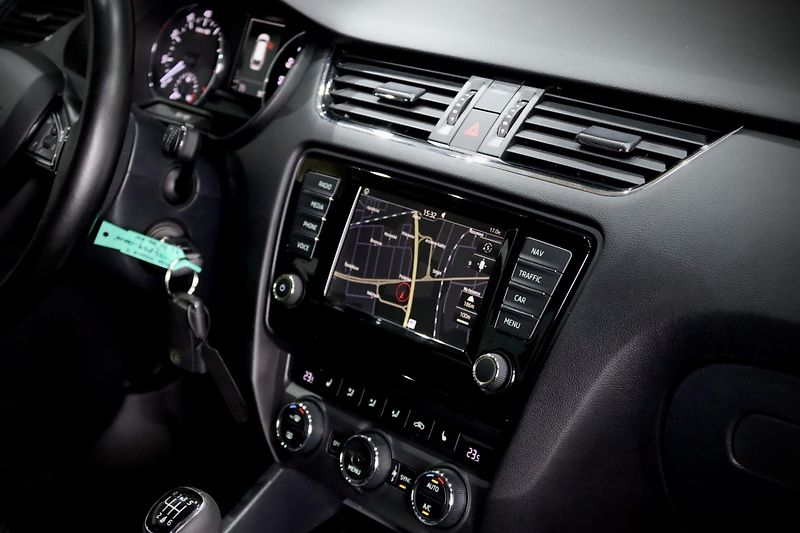 Škoda Octavia 3 Combi 1.4 TSI 110 kW - fotka 13 z 27