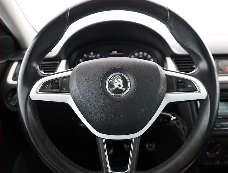 Škoda Rapid (2014) Spaceback 1.2 TSI, Serv.kniha - fotka 10 z 16