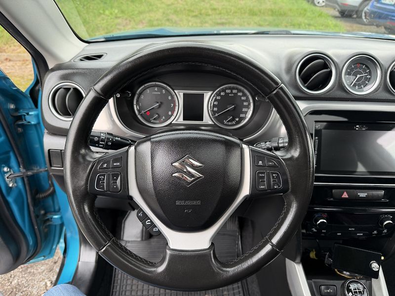 Suzuki Vitara 1.6 16V 4x4 UZÁVĚRKA LIMITED - fotka 19 z 26