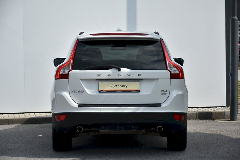 Volvo XC60 (2012) 2.4 D5 120kw 4x4 - fotka 9 z 20