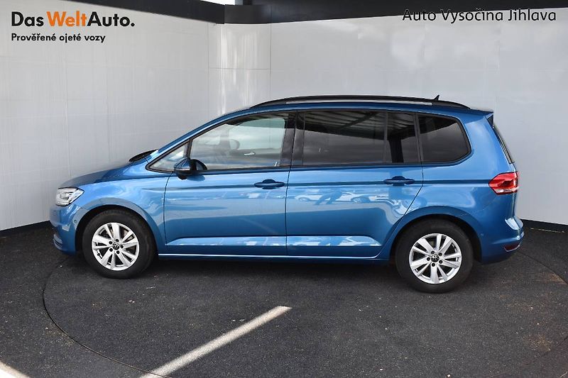 Volkswagen Touran (2023) 1.5TSI 110kW DSG, Full LED - fotka 3 z 25