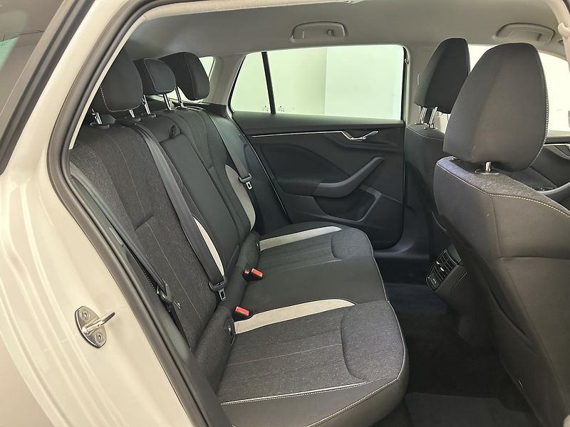 Škoda Scala 1.0 TSI Style - fotka 16 z 21