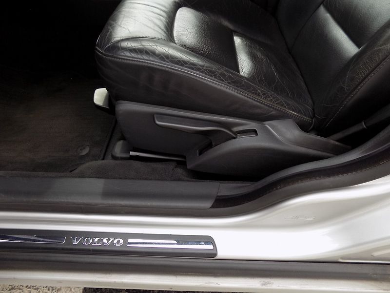 Volvo S80 (2008) 2.4d/Bi-xenon/NAVI/Kůže/ - fotka 31 z 33