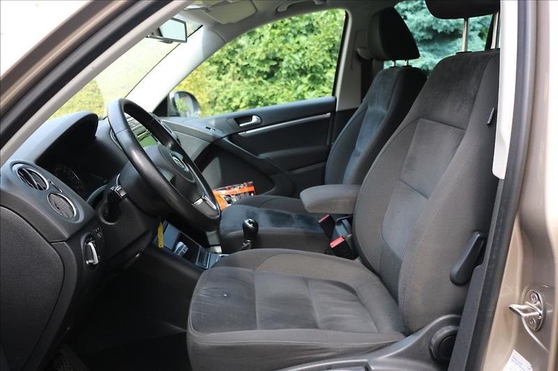 Volkswagen Tiguan 2,0 4x4, ČR, TAŽNÉ - fotka 9 z 25