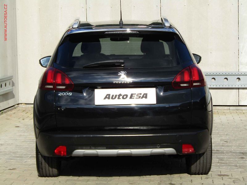Peugeot 2008 (2019) 1.2PT, Crossway, AT, panor - fotka 5 z 22