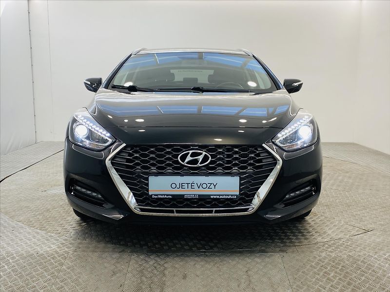 Hyundai i40 1,6 CRDi 100kW - fotka 4 z 23