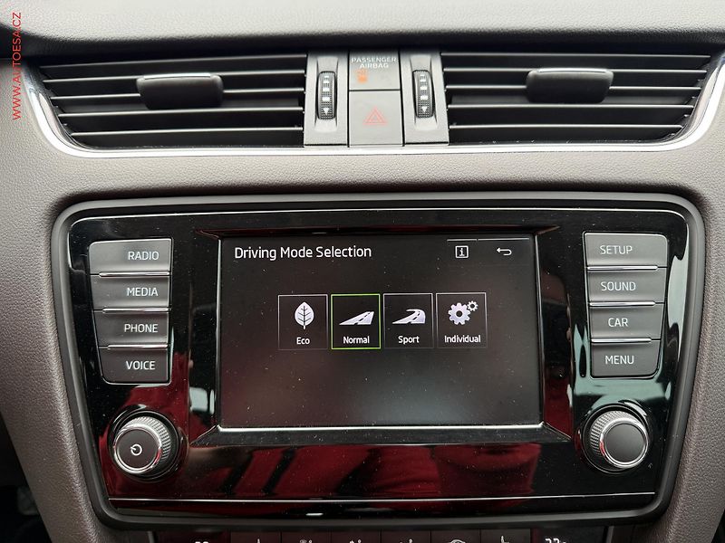 Škoda Octavia (2016) 1.8TSi, 2.maj,ČR, L&K, bixen - fotka 15 z 19