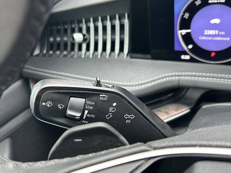 Škoda Superb L&K 7DSG 2,0TDI - fotka 15 z 26