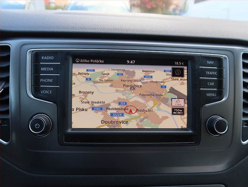 Volkswagen Golf Sportsvan (2015) 1.6 TDI, Navi, Tempomat - fotka 16 z 21