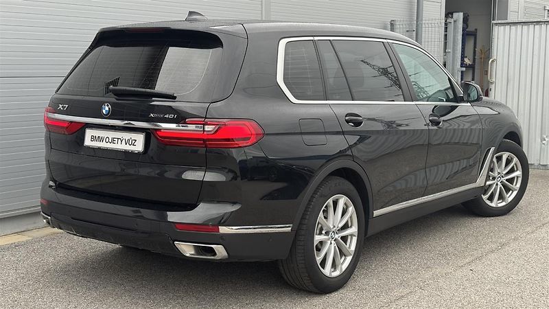 BMW X7 xDrive40i - fotka 2 z 16