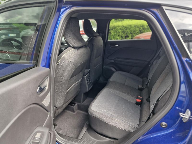 Renault Captur (2026) techno TCe 115 - fotka 6 z 9