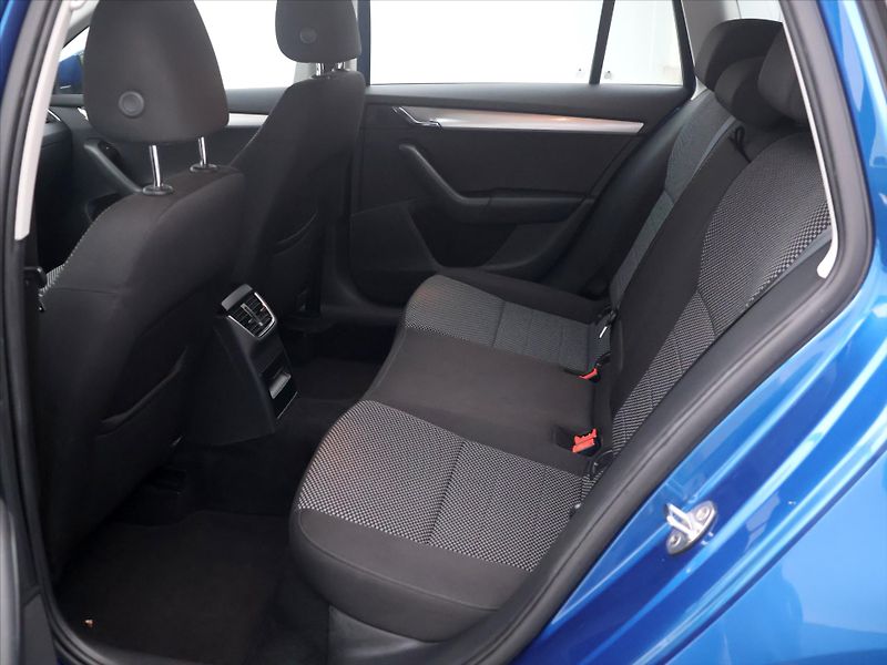 Škoda Octavia 1.6 TDI 81kW 4x4 CZ 2.Maj DPH - fotka 13 z 35