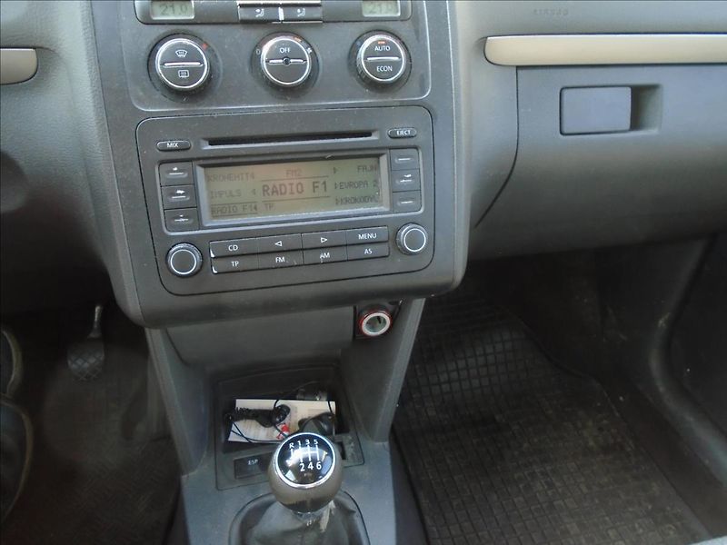 Volkswagen Touran 1,9   1,9,TDI-77KW-BEZ DPF - fotka 19 z 19