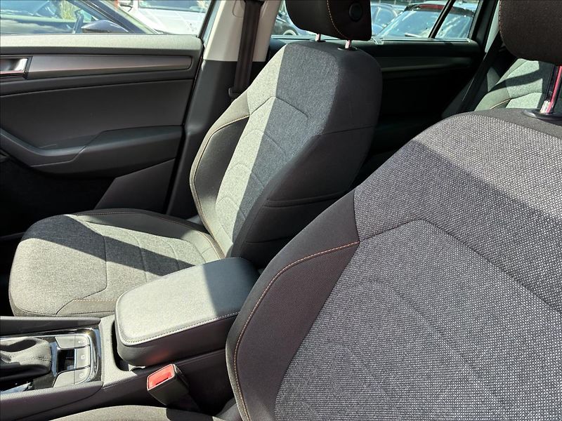 Škoda Kodiaq 2,0 TAŽNÉ,KAMERA,PANORAMA - fotka 14 z 39