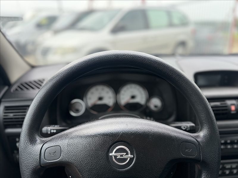 Opel Astra 1,6 16V 74tKm DIGIKLIMA - fotka 11 z 20